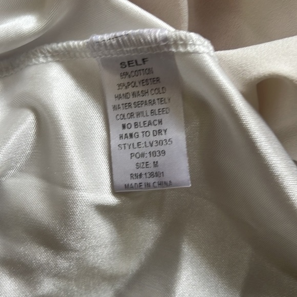 Lulu’s Colorblock shift dress with zipper detail - Picture 8 of 8